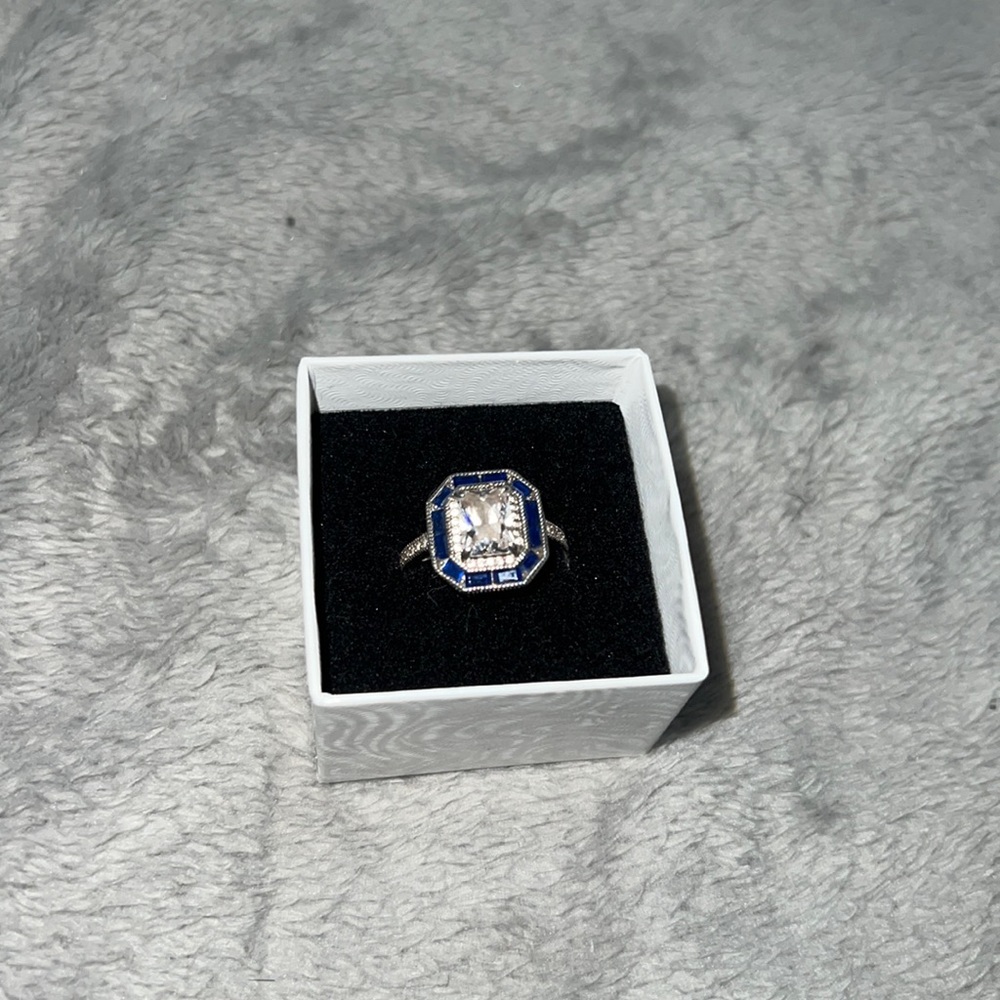 Blue diamond ring💙